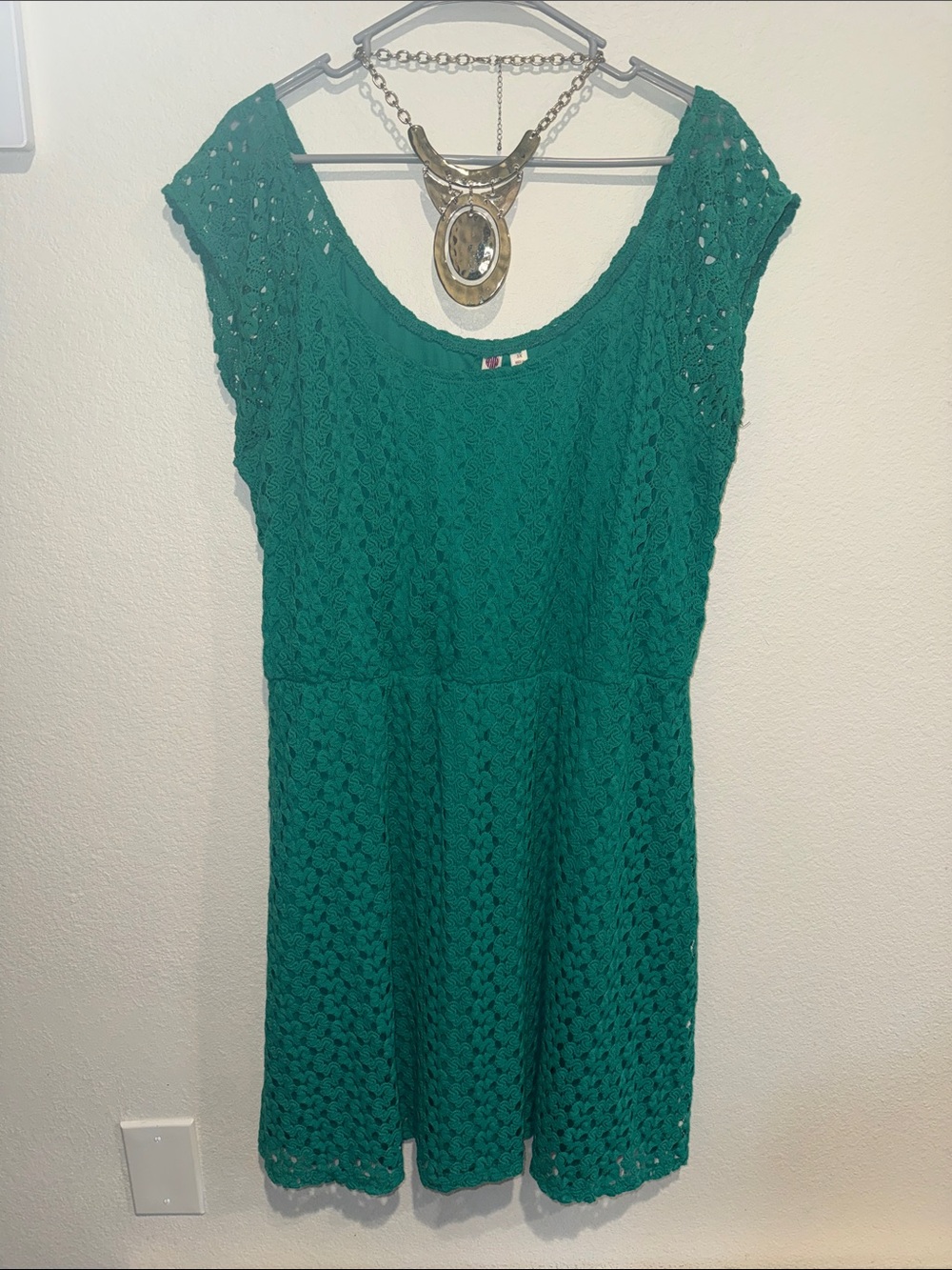 Bundle! Size 3X Kelly green Crochet Knit Dress with Gold tone statement necklace